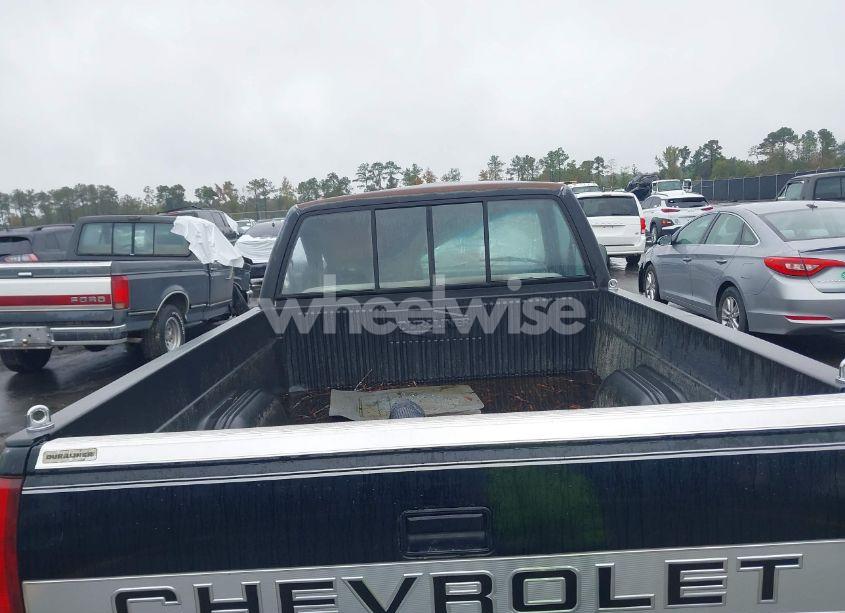 Photo 8 of 1990 Chevrolet Gmt-400 C1500 (VIN 1GCDC14K0LZ214092)