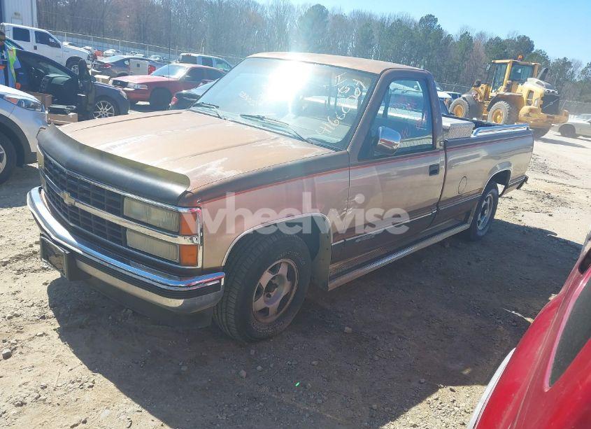 Photo 2 of 1990 Chevrolet Gmt-400 C1500 (VIN 1GCDC14K3LE230682)