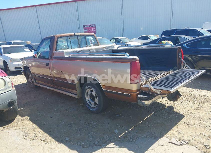 Photo 3 of 1990 Chevrolet Gmt-400 C1500 (VIN 1GCDC14K3LE230682)