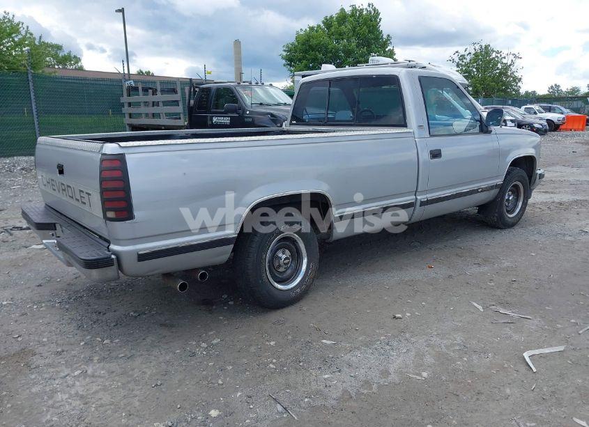 Photo 4 of 1989 Chevrolet Gmt-400 C1500 (VIN 1GCDC14K5KE179412)