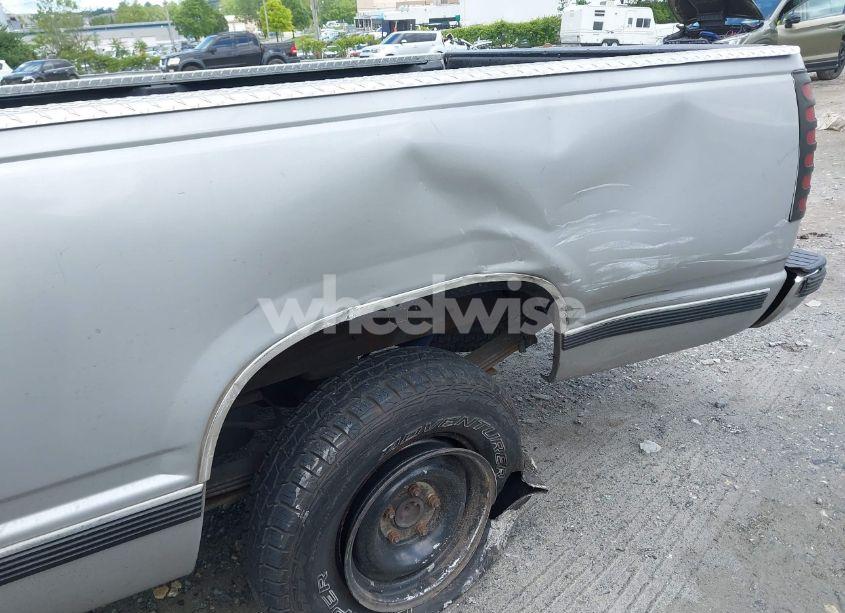 Photo 6 of 1989 Chevrolet Gmt-400 C1500 (VIN 1GCDC14K5KE179412)