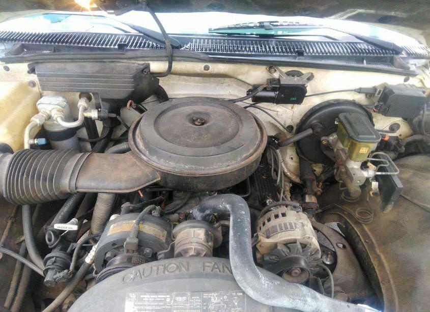 Photo 10 of 1988 Chevrolet Gmt-400 C1500 (VIN 1GCDC14K7JZ147634)