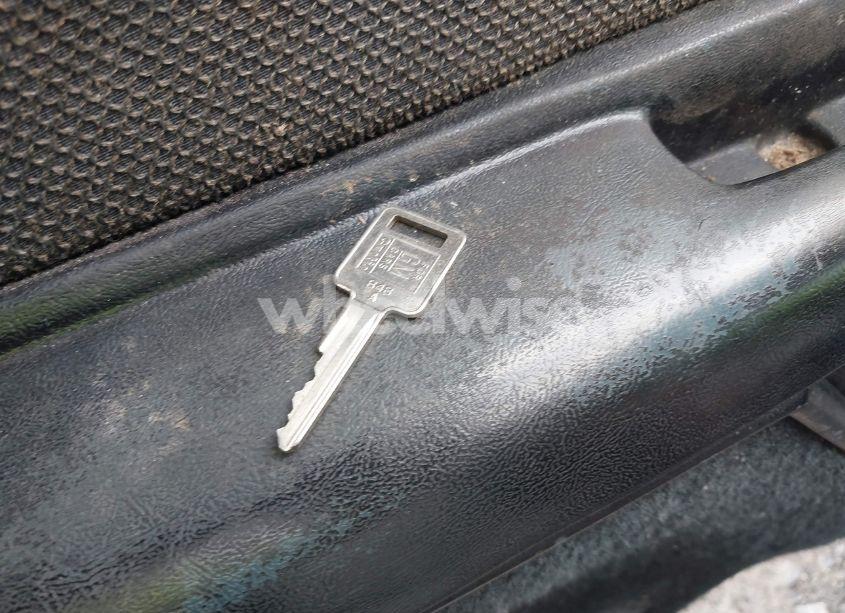 Photo 11 of 1990 Chevrolet Gmt-400 C1500 (VIN 1GCDC14K7LZ168907)