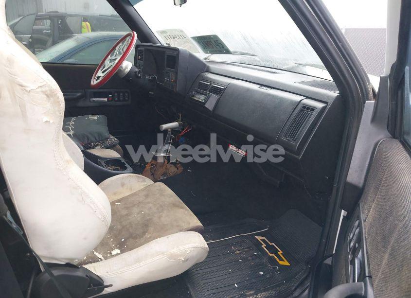 Photo 5 of 1990 Chevrolet Gmt-400 C1500 (VIN 1GCDC14K7LZ168907)