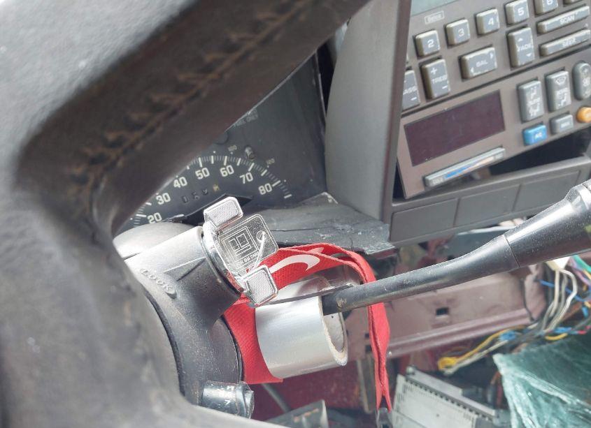 Photo 11 of 1991 Chevrolet Gmt-400 C1500 (VIN 1GCDC14K7ME172481)