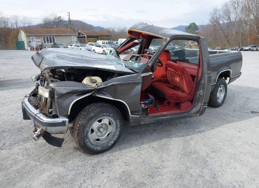 Photo 2 of 1991 Chevrolet Gmt-400 C1500 (VIN 1GCDC14K7ME172481)