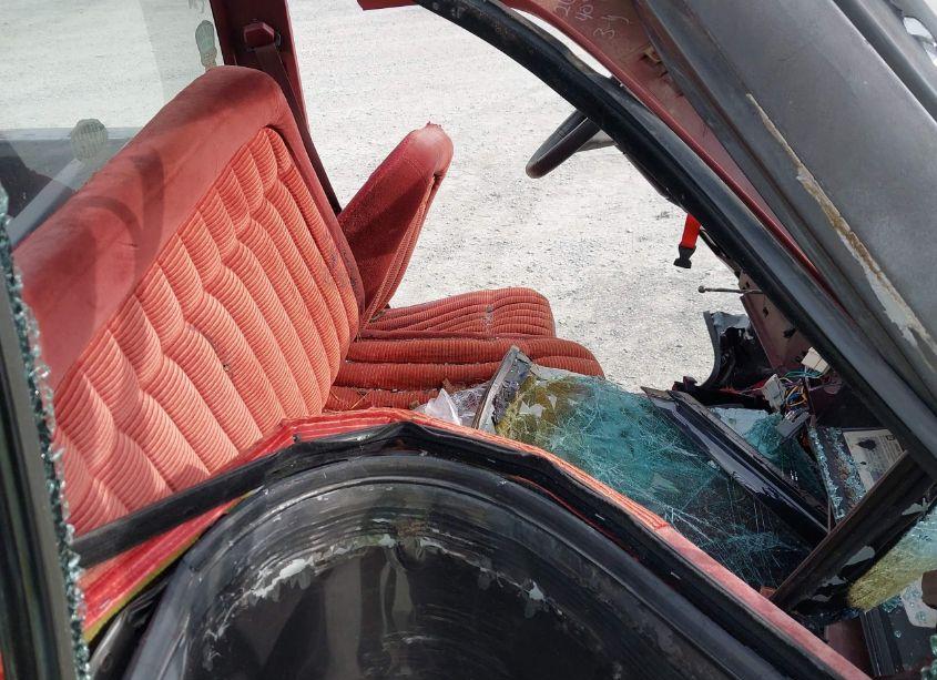 Photo 5 of 1991 Chevrolet Gmt-400 C1500 (VIN 1GCDC14K7ME172481)