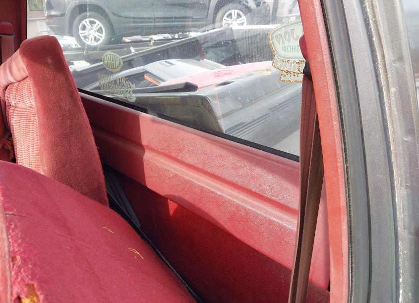 Photo 8 of 1991 Chevrolet Gmt-400 C1500 (VIN 1GCDC14K7ME172481)