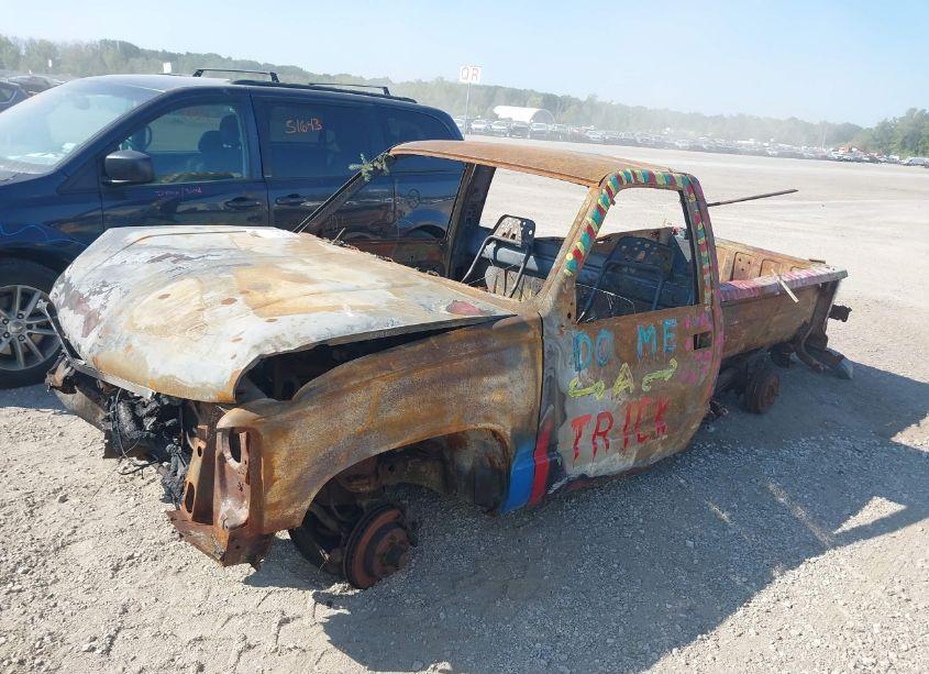 Photo 2 of 1993 Chevrolet Gmt-400 C1500 (VIN 1GCDC14K7PZ208084)