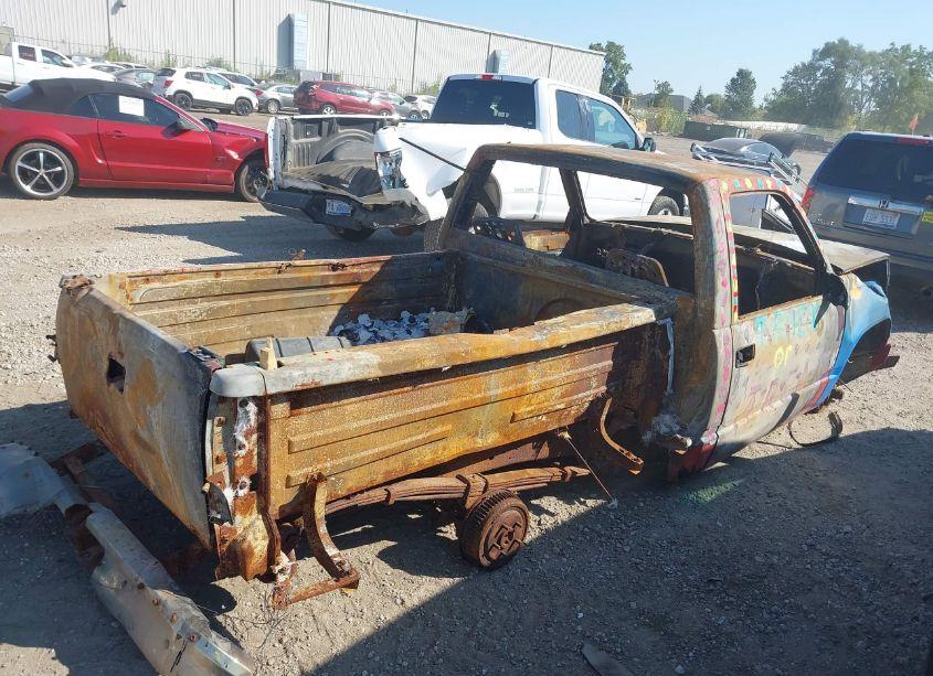 Photo 4 of 1993 Chevrolet Gmt-400 C1500 (VIN 1GCDC14K7PZ208084)