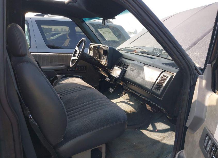 Photo 5 of 1990 Chevrolet Gmt-400 C1500 (VIN 1GCDC14KXLZ208736)