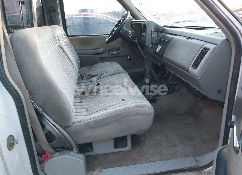 Photo 5 of 1991 Chevrolet Gmt-400 C1500 (VIN 1GCDC14Z0MZ155429)