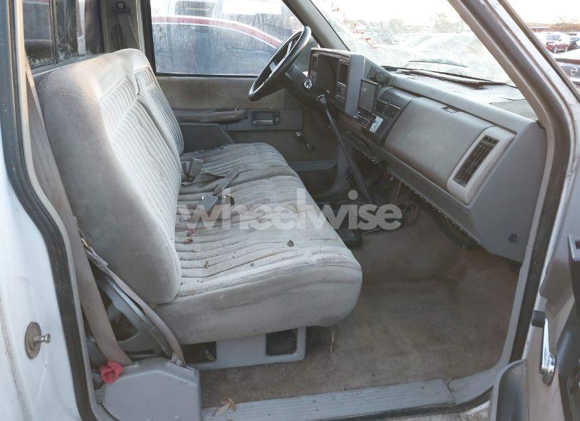 Photo 8 of 1991 Chevrolet Gmt-400 C1500 (VIN 1GCDC14Z0MZ155429)