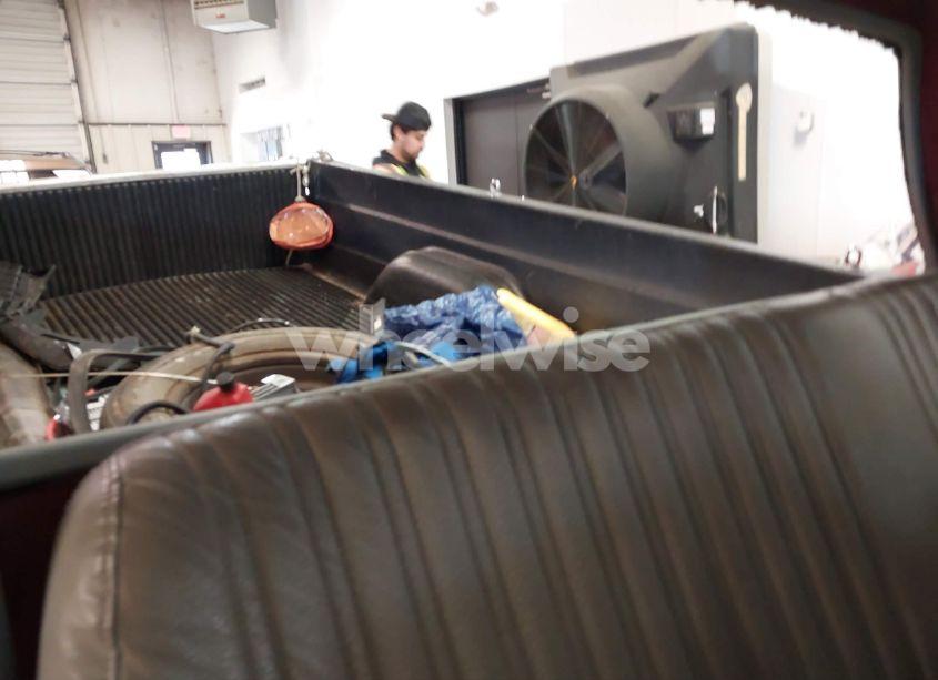 Photo 8 of 1991 Chevrolet Gmt-400 C1500 (VIN 1GCDC14Z3ME103185)