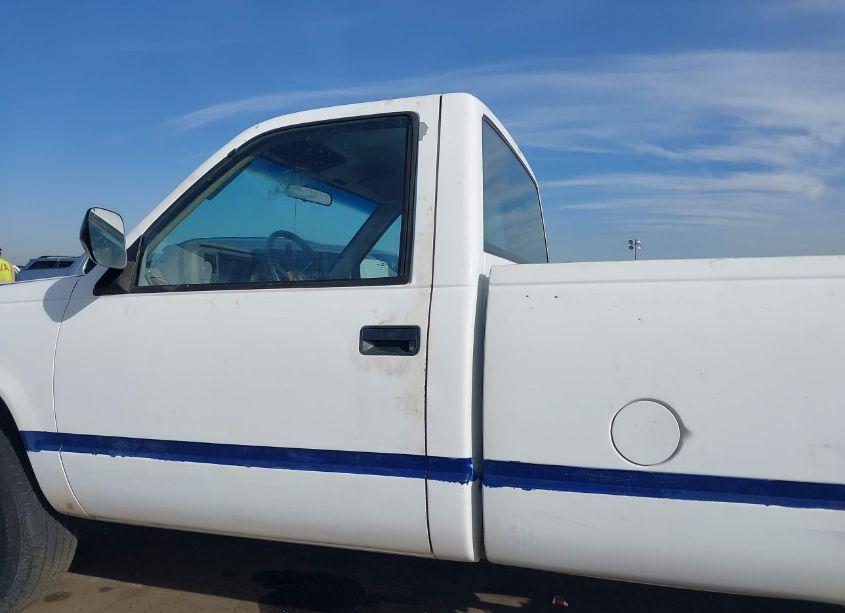 Photo 13 of 1992 Chevrolet Gmt-400 C1500 (VIN 1GCDC14Z3NE182875)