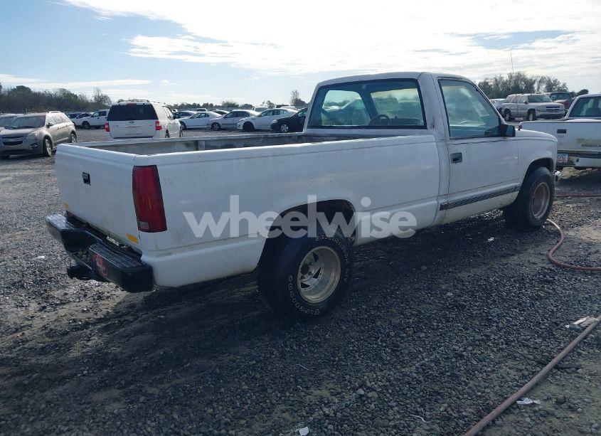 Photo 4 of 1988 Chevrolet Gmt-400 C1500 (VIN 1GCDC14Z4JZ156143)