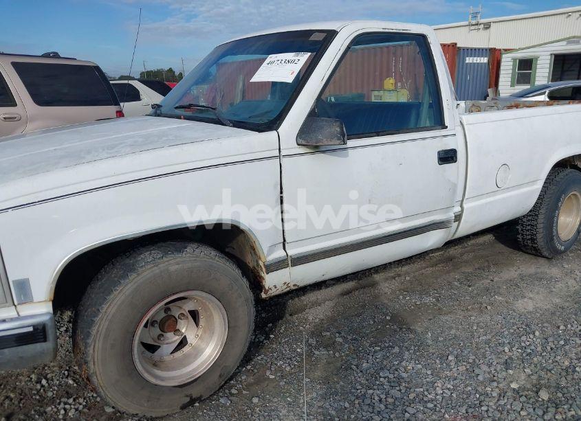 Photo 6 of 1988 Chevrolet Gmt-400 C1500 (VIN 1GCDC14Z4JZ156143)