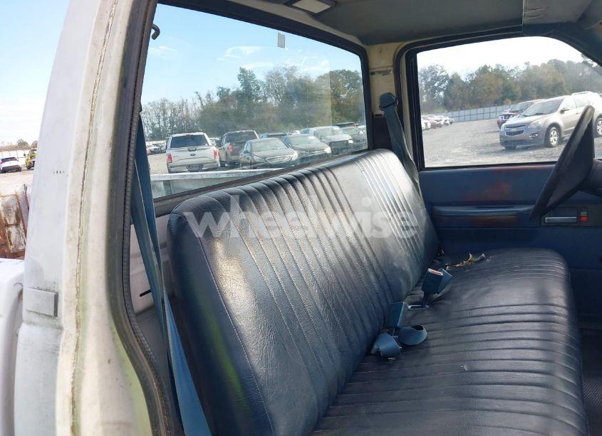 Photo 8 of 1988 Chevrolet Gmt-400 C1500 (VIN 1GCDC14Z4JZ156143)