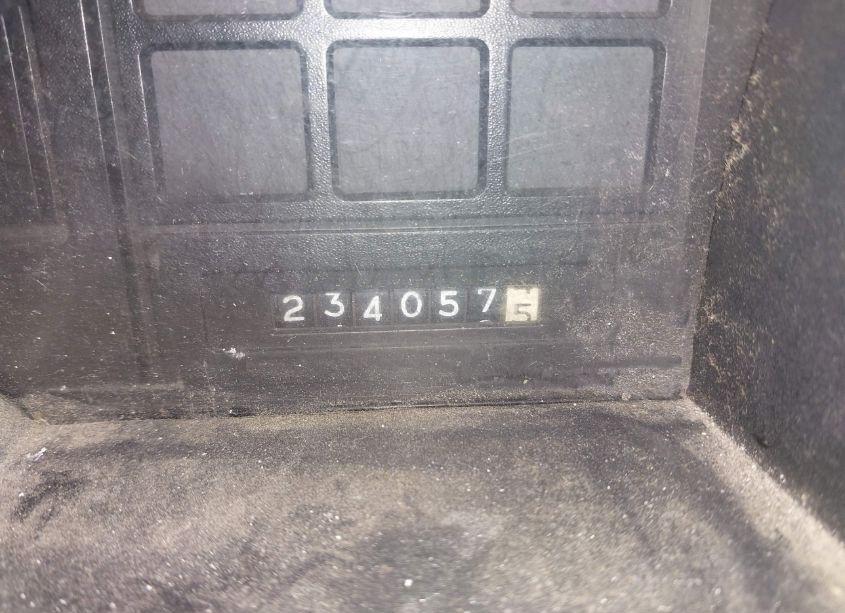 Photo 7 of 1988 Chevrolet Gmt-400 C1500 (VIN 1GCDC14ZXJE192653)