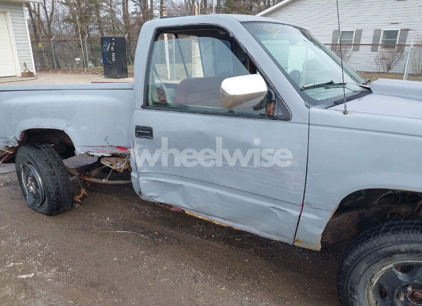 Photo 6 of 1991 Chevrolet Gmt-400 K1500 (VIN 1GCDK14K2MZ163294)