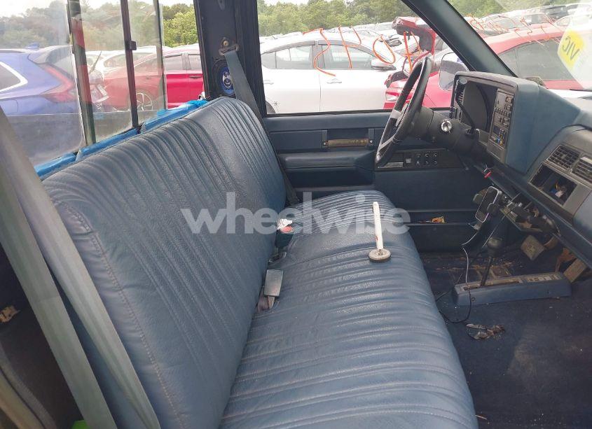 Photo 8 of 1989 Chevrolet Gmt-400 K1500 (VIN 1GCDK14K3KZ267970)