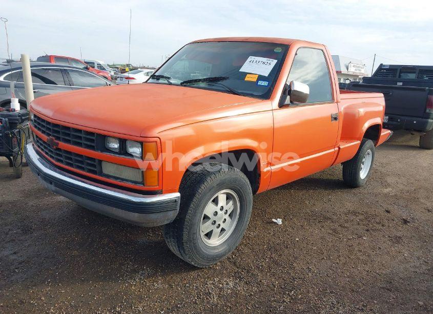 Photo 2 of 1989 Chevrolet Gmt-400 K1500 (VIN 1GCDK14K4KZ133937)