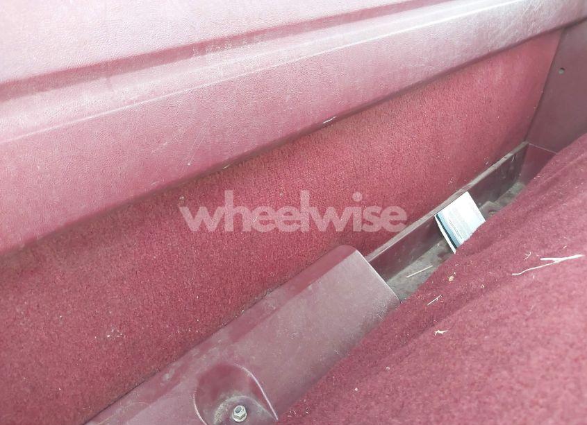 Photo 8 of 1989 Chevrolet Gmt-400 K1500 (VIN 1GCDK14K4KZ133937)