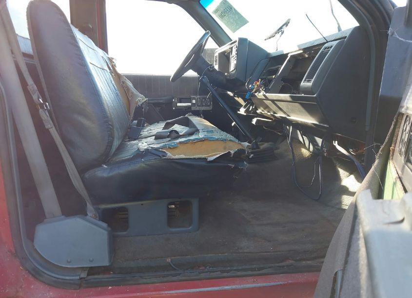 Photo 4 of 1990 Chevrolet Gmt-400 K1500 (VIN 1GCDK14K9LZ189728)