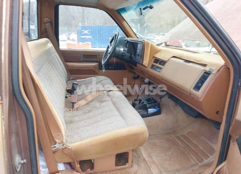 Photo 5 of 1989 Chevrolet Gmt-400 K1500 (VIN 1GCDK14KOKE168434)