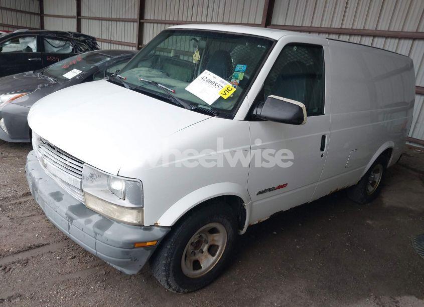 Photo 2 of 2001 Chevrolet Astro (VIN 1GCDL19W01B104614)