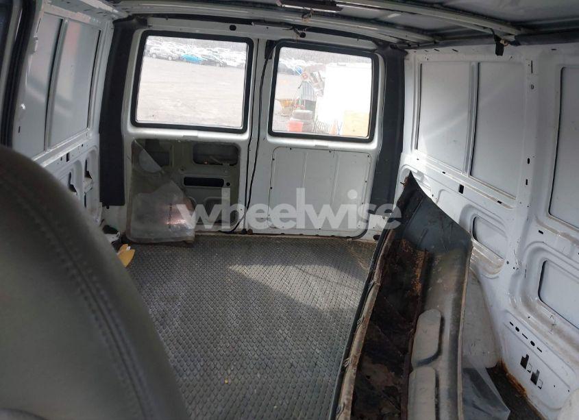 Photo 8 of 1999 Chevrolet Astro (VIN 1GCDL19W0XB200123)