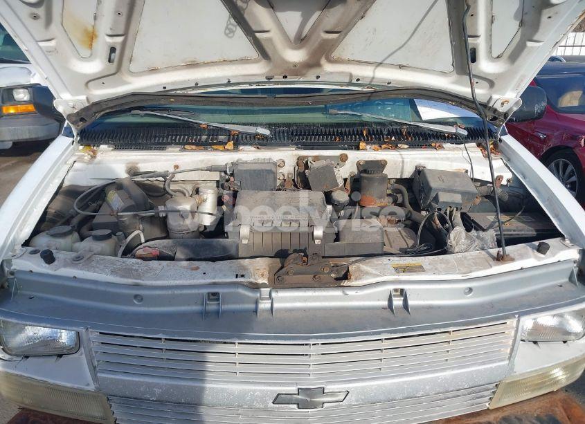 Photo 10 of 1999 Chevrolet Astro (VIN 1GCDL19W5XB112457)