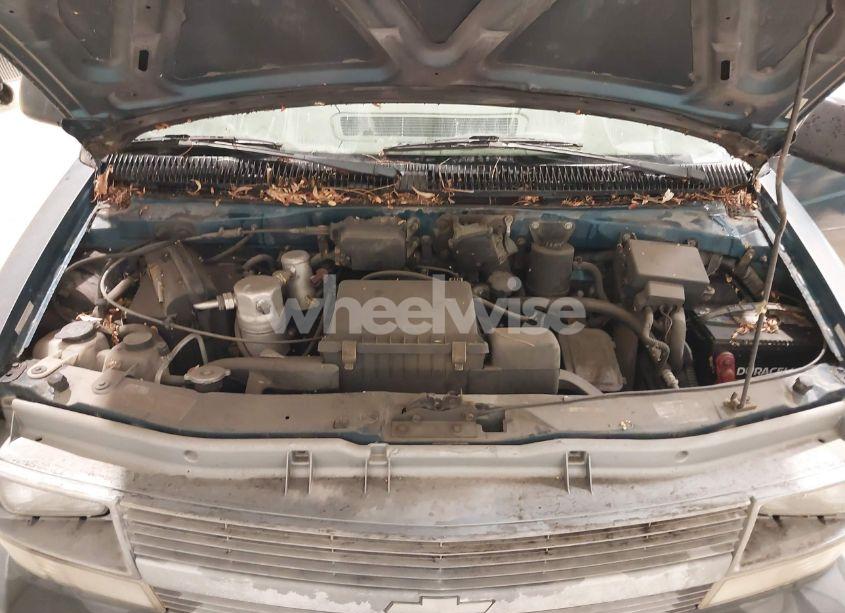 Photo 10 of 1998 Chevrolet Astro (VIN 1GCDL19W8WB156841)