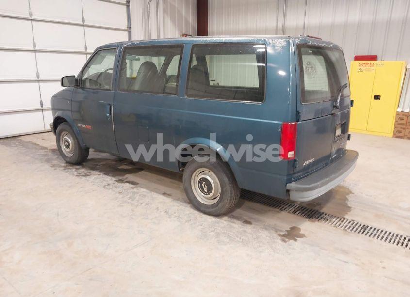Photo 3 of 1998 Chevrolet Astro (VIN 1GCDL19W8WB156841)