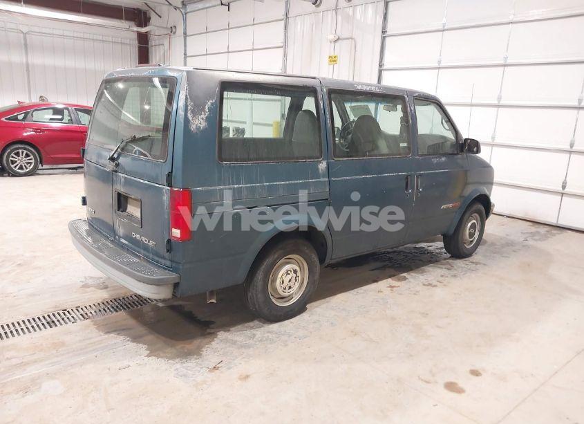 Photo 4 of 1998 Chevrolet Astro (VIN 1GCDL19W8WB156841)