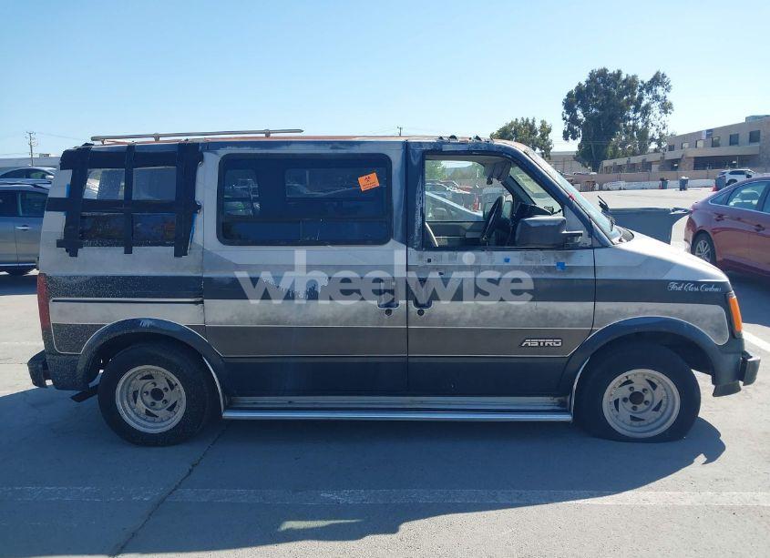 Photo 13 of 1986 Chevrolet Astro (VIN 1GCDM15Z2GB143503)