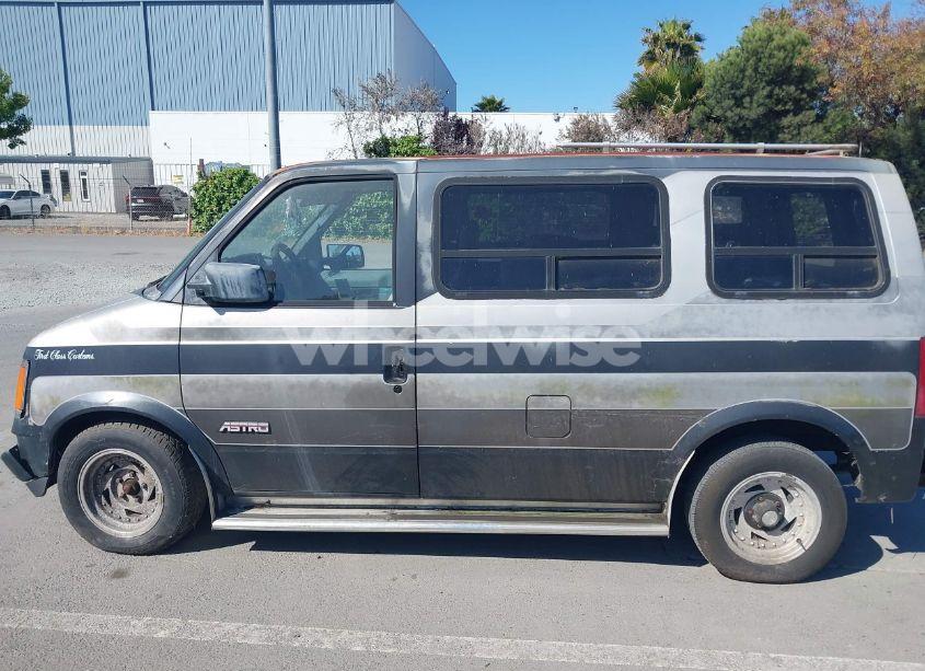 Photo 14 of 1986 Chevrolet Astro (VIN 1GCDM15Z2GB143503)