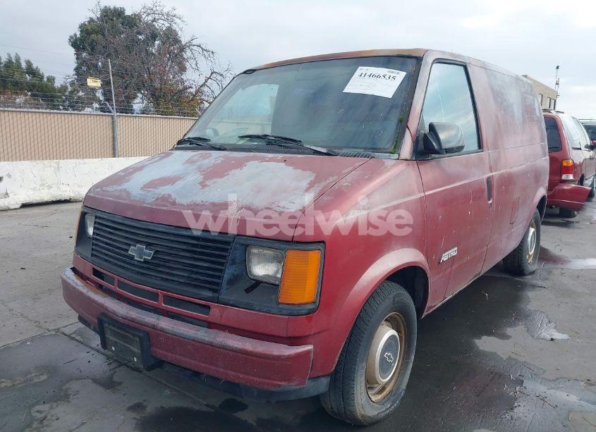 Photo 2 of 1990 Chevrolet Astro (VIN 1GCDM15Z5LB201758)