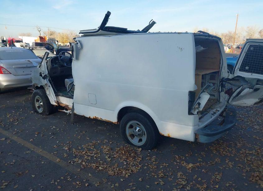 Photo 3 of 2000 Chevrolet Astro (VIN 1GCDM19W0YB128368)