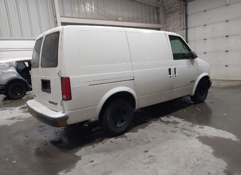 Photo 4 of 2001 Chevrolet Astro (VIN 1GCDM19W11B113433)