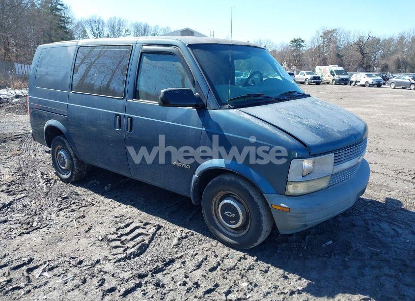 1998 Chevrolet Astro (VIN 1GCDM19W1WB194599) main photo