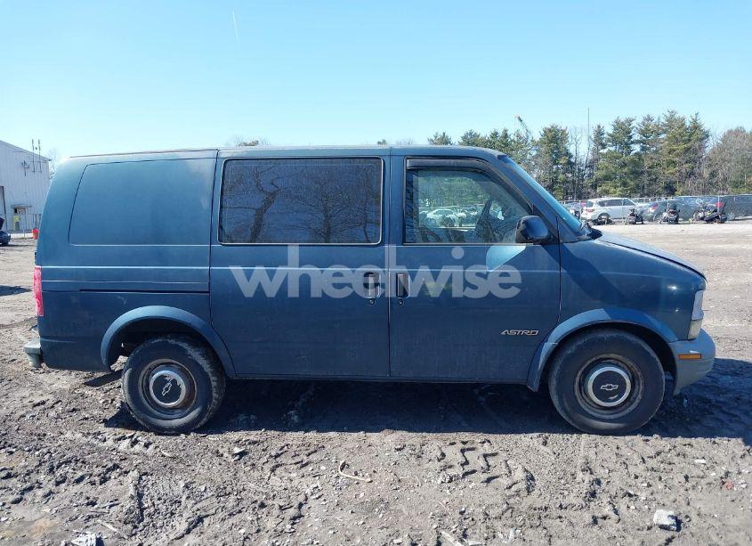 Photo 13 of 1998 Chevrolet Astro (VIN 1GCDM19W1WB194599)