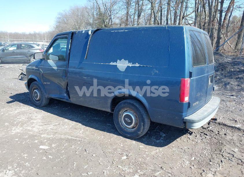 Photo 3 of 1998 Chevrolet Astro (VIN 1GCDM19W1WB194599)
