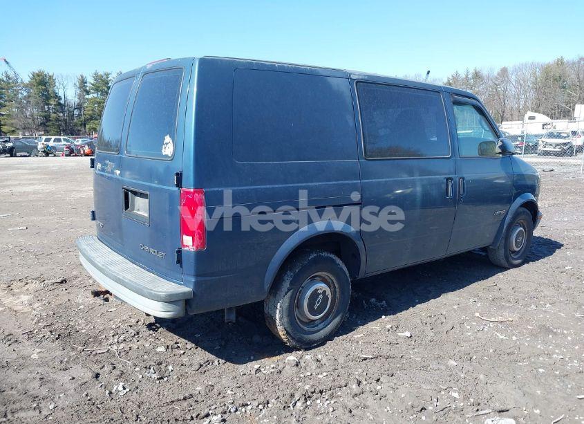 Photo 4 of 1998 Chevrolet Astro (VIN 1GCDM19W1WB194599)