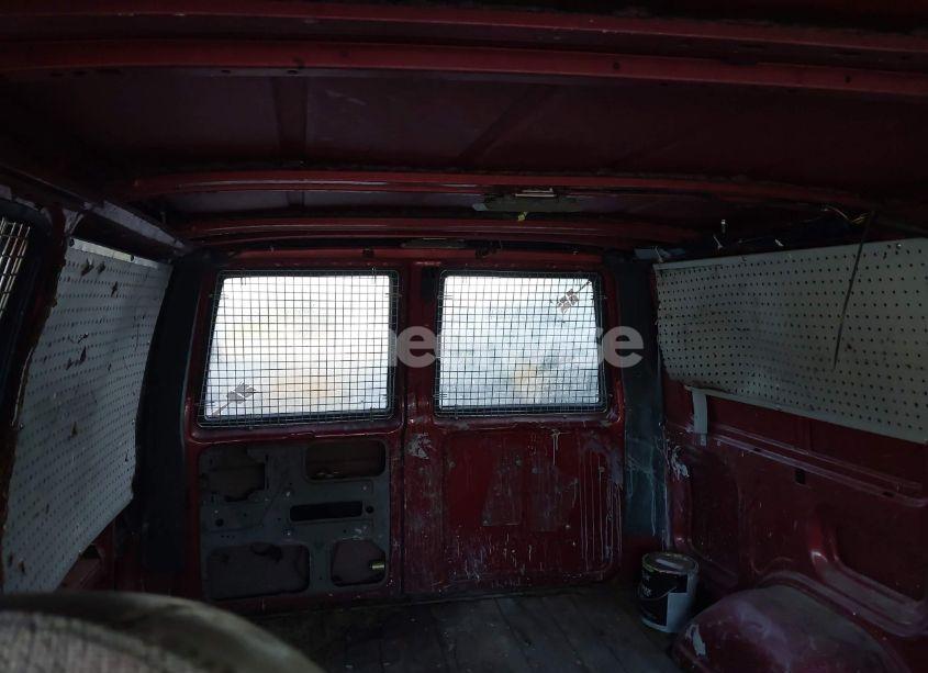 Photo 8 of 1999 Chevrolet Astro (VIN 1GCDM19W2XB127253)