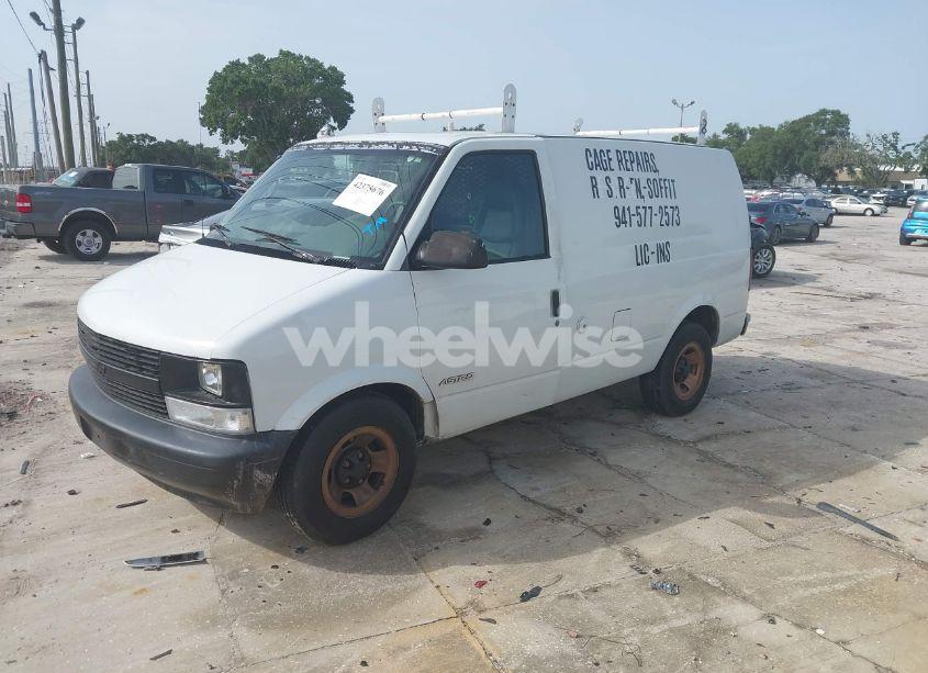 Photo 2 of 2001 Chevrolet Astro (VIN 1GCDM19W81B141620)