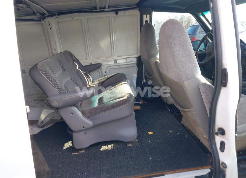Photo 8 of 2000 Chevrolet Astro (VIN 1GCDM19W8YB126819)