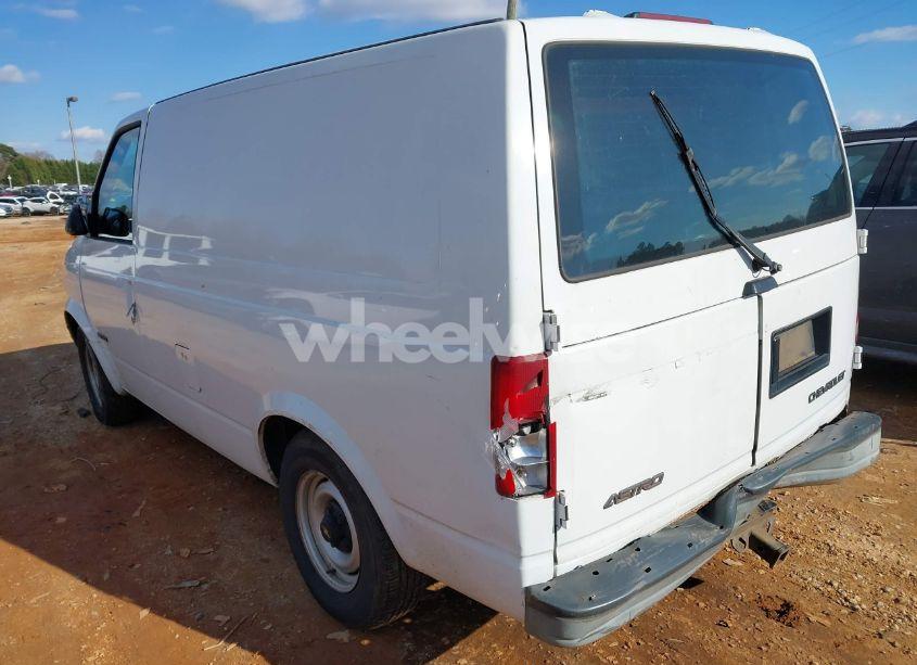Photo 3 of 2000 Chevrolet Astro (VIN 1GCDM19W8YB190830)