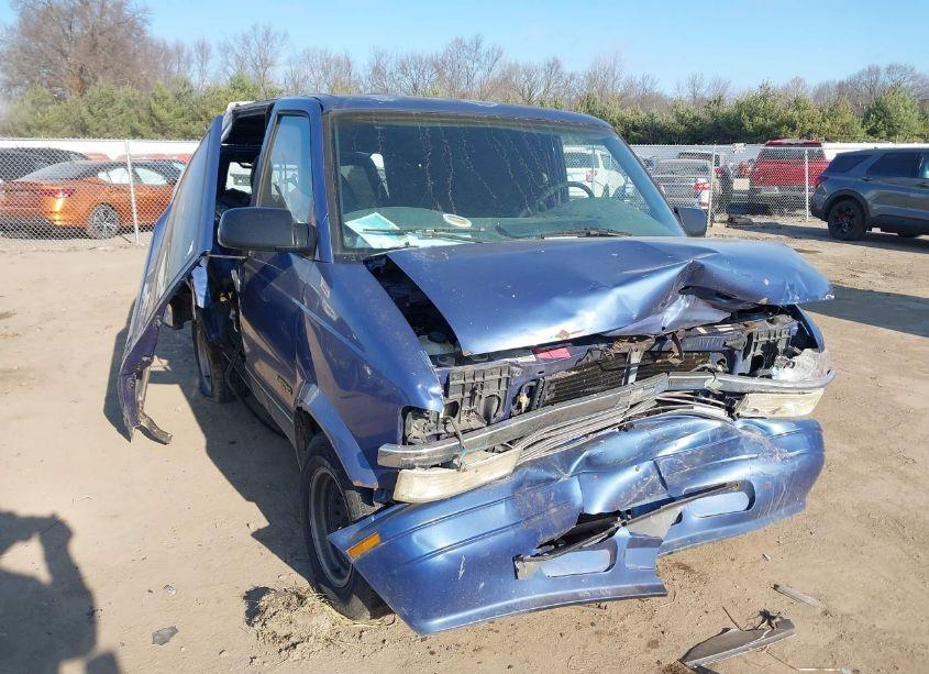 1997 Chevrolet Astro (VIN 1GCDM19WXVB131449) main photo
