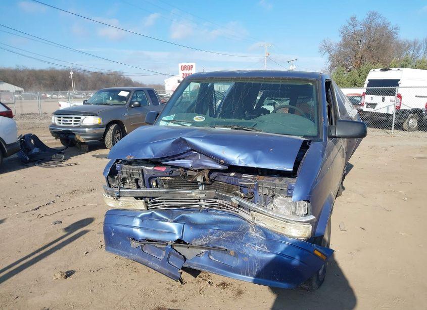 Photo 2 of 1997 Chevrolet Astro (VIN 1GCDM19WXVB131449)